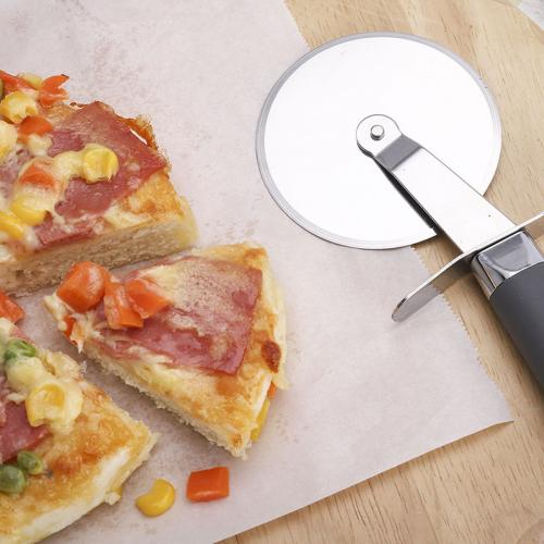 Custom Color Pizzaschneider Multifunktions-Pizzaschneider mit Griff
